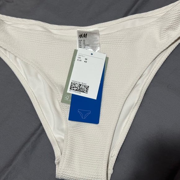 Bikini set - Picture 3 of 4